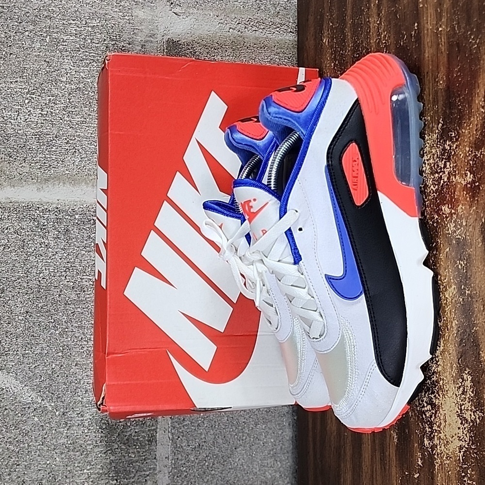 Nike Air Max 2090 EOI GS Size 7Y Athletic Shoes White/Black/Blue Suede Upper